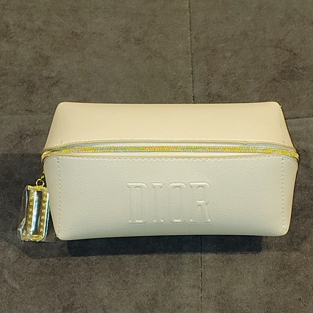 NEW DIOR WHITE LEATHER EMBOSSED SUNGLASSES / COSMETICS ZIPPERED CASE WITH CHARM - Picture 5 of 12